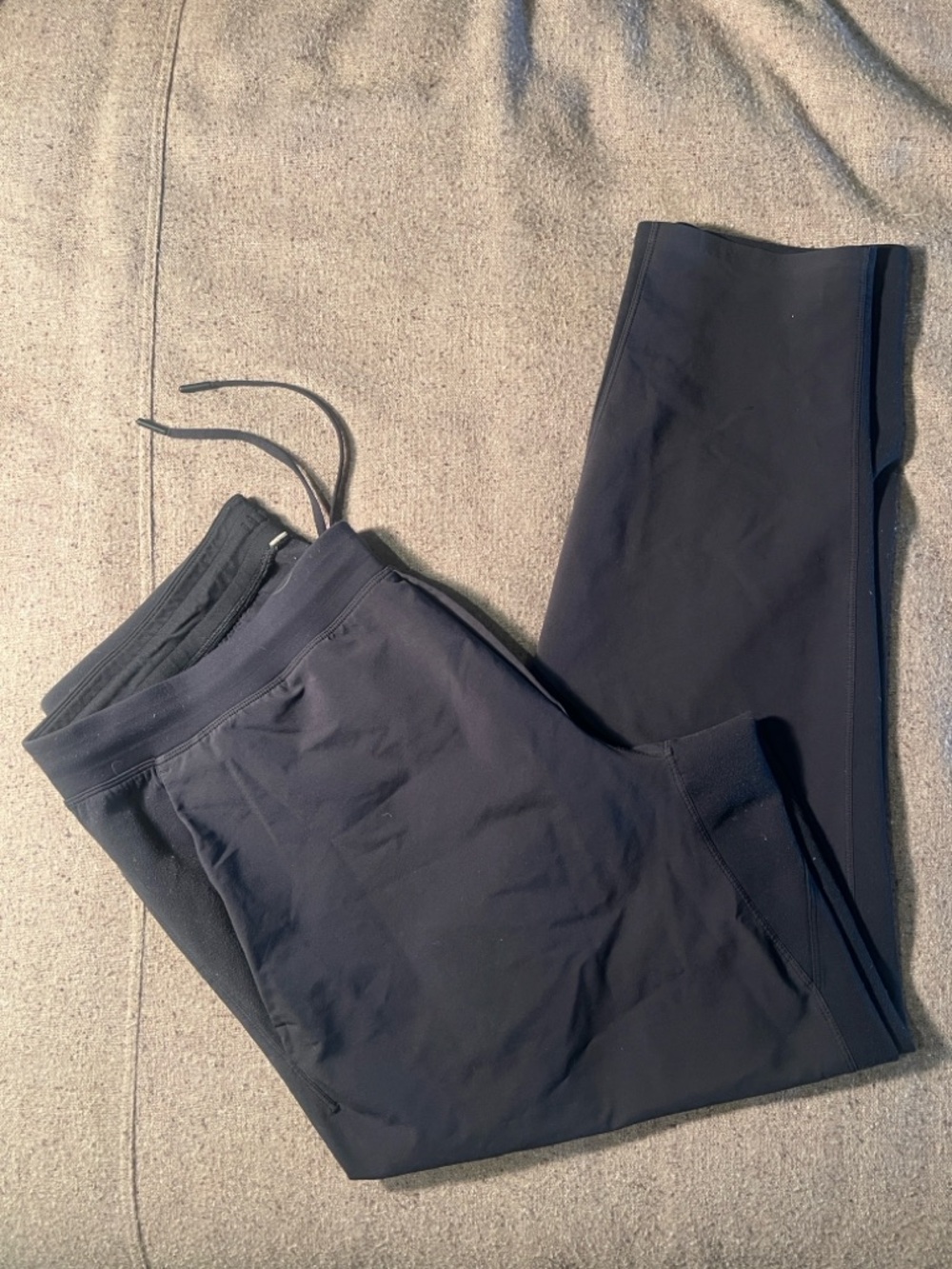 Lululemon Men's Athletic Jogger Pants in Black - Picture 3 of 4